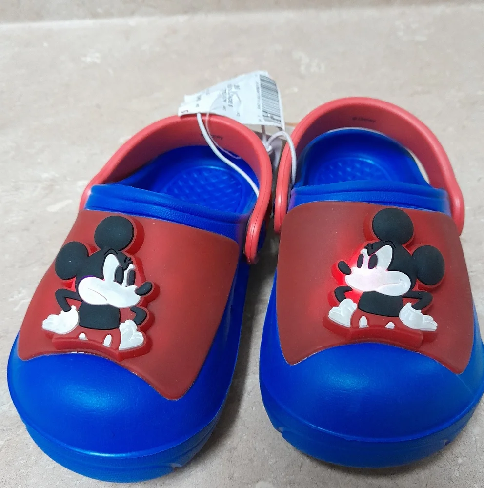 DISNEY Mickey Mouse Boys (LIGHT UP) Crocs NWT Size:Various  Crocs